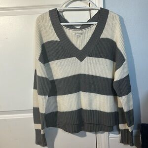 American Eagle V-Neck Sweater